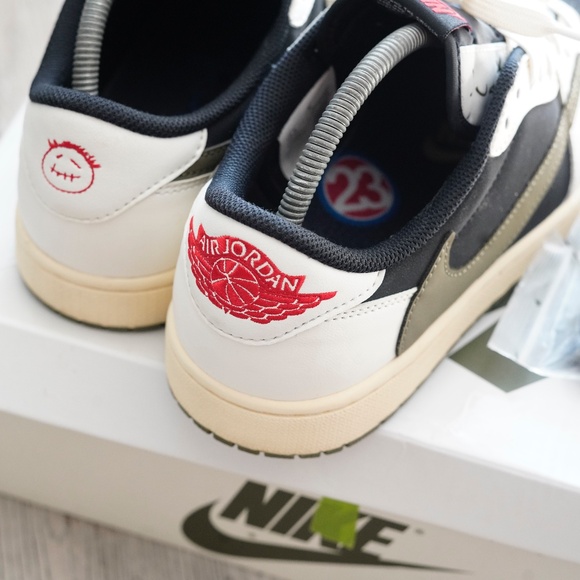 Jordan 1 Retro Low OG Travis Scott Olive - Picture 4 of 7